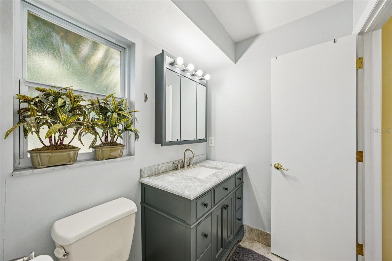 Image 43 of 88 For 13476 Binglewood Avenue