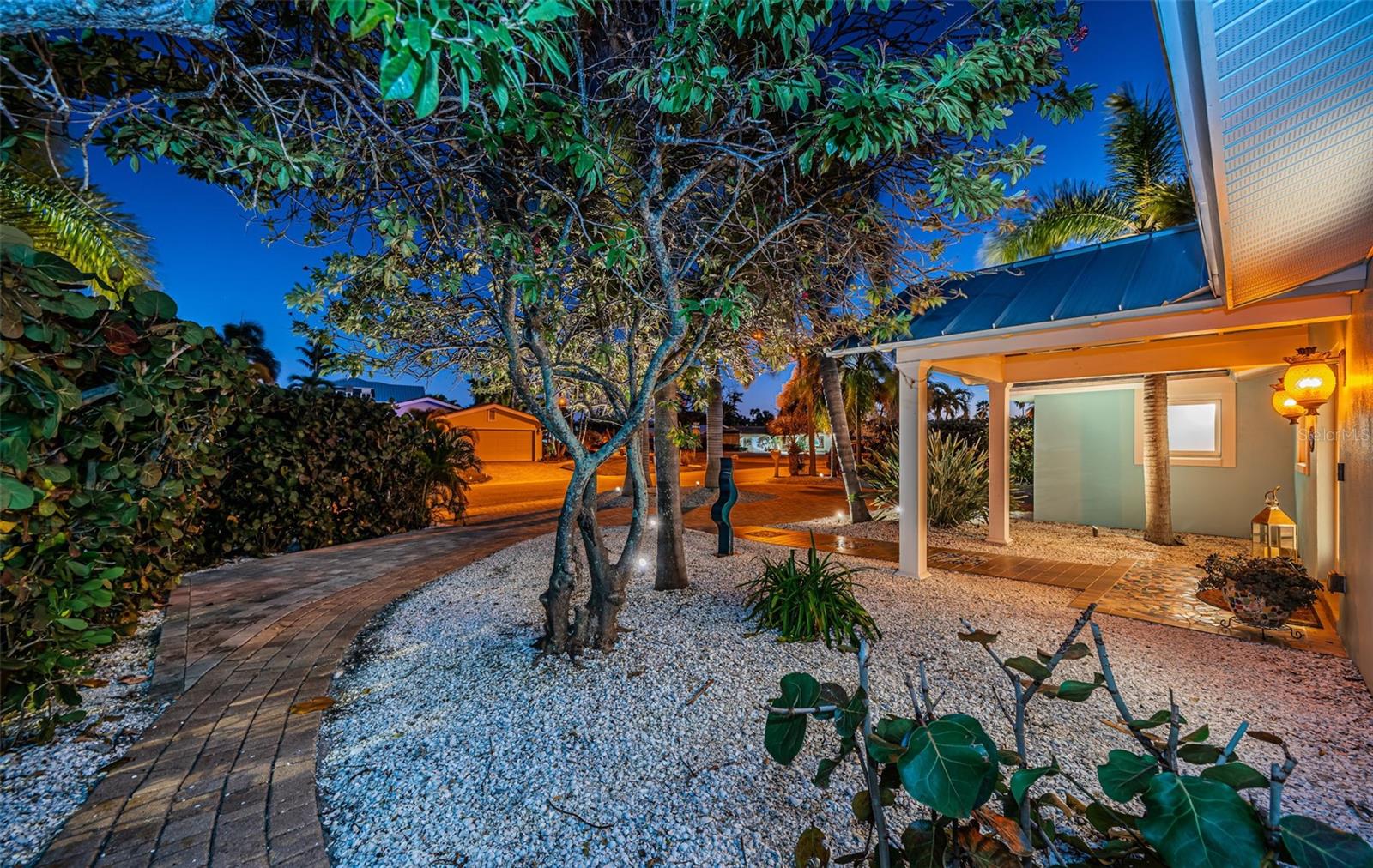 Image 11 of 91 For 2910 Alton Drive