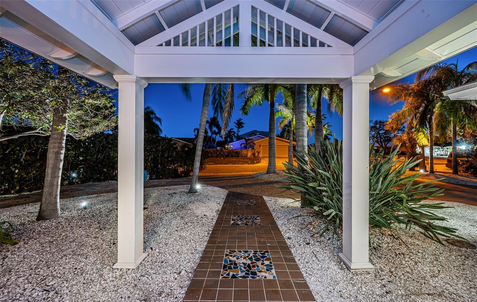 Image 13 of 91 For 2910 Alton Drive