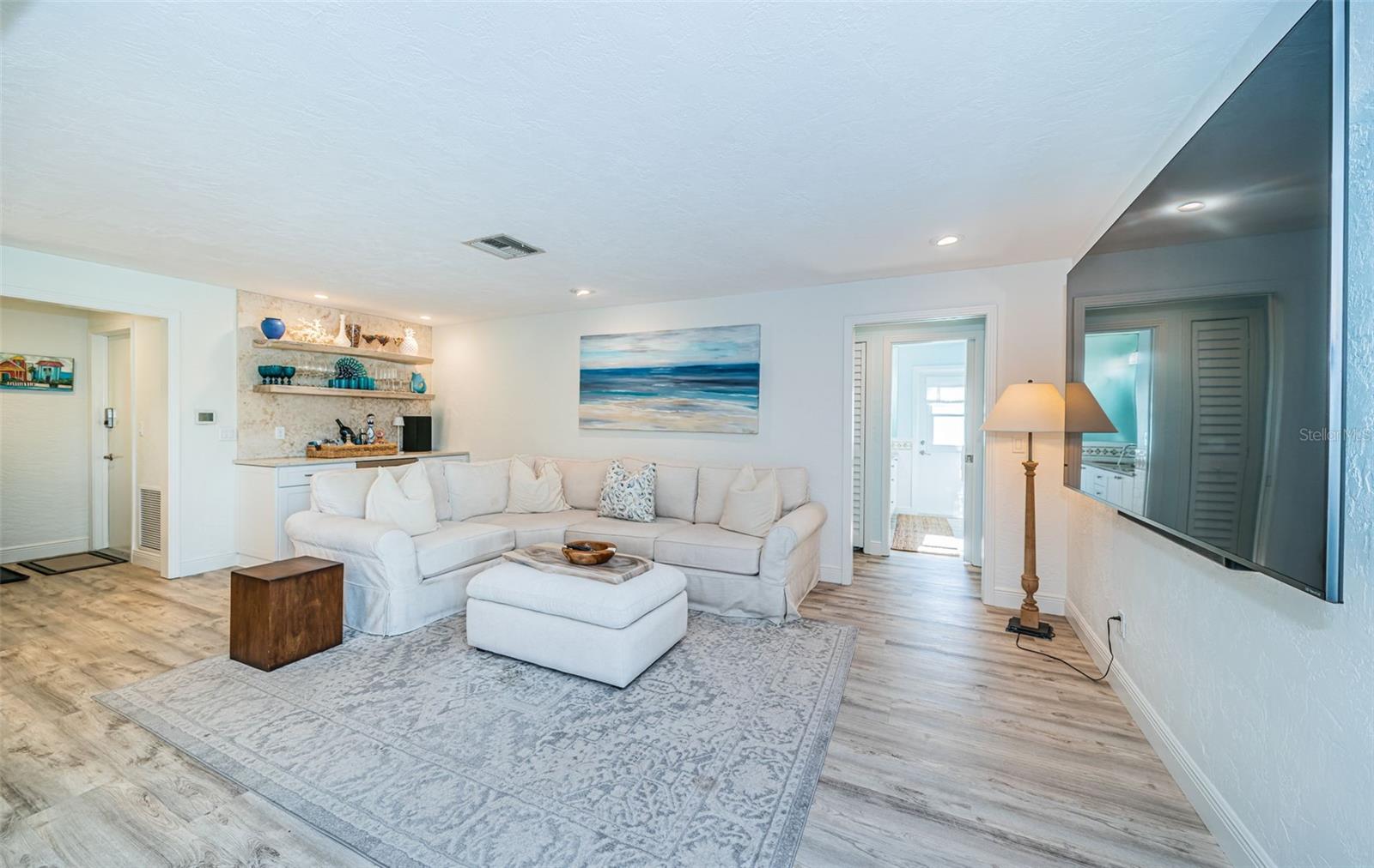 Image 17 of 91 For 2910 Alton Drive