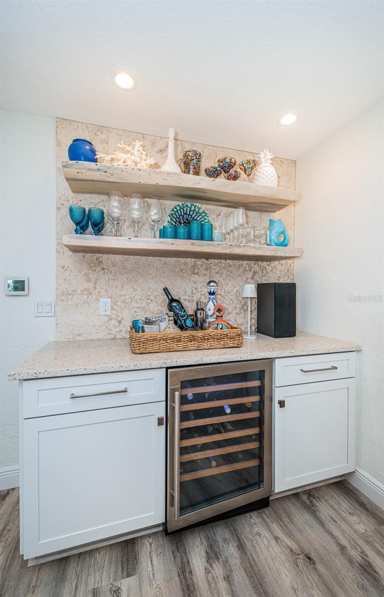 Image 18 of 91 For 2910 Alton Drive