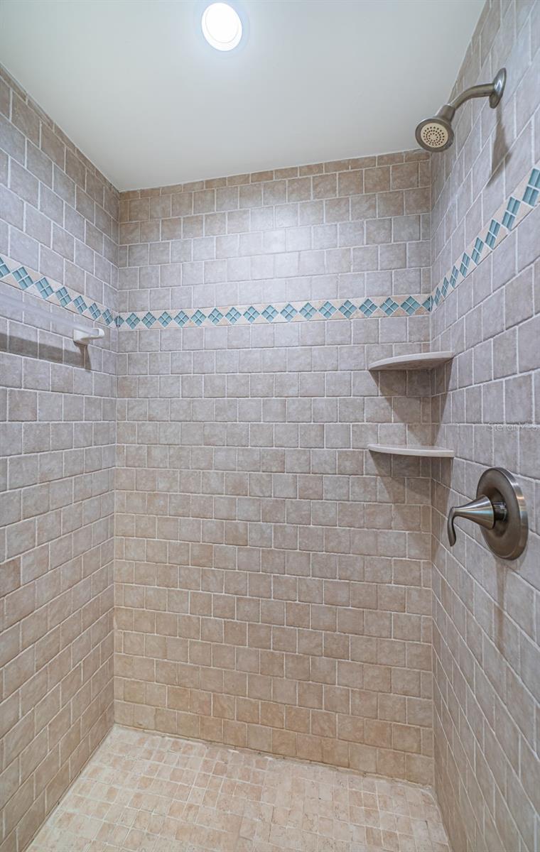 Image 41 of 91 For 2910 Alton Drive