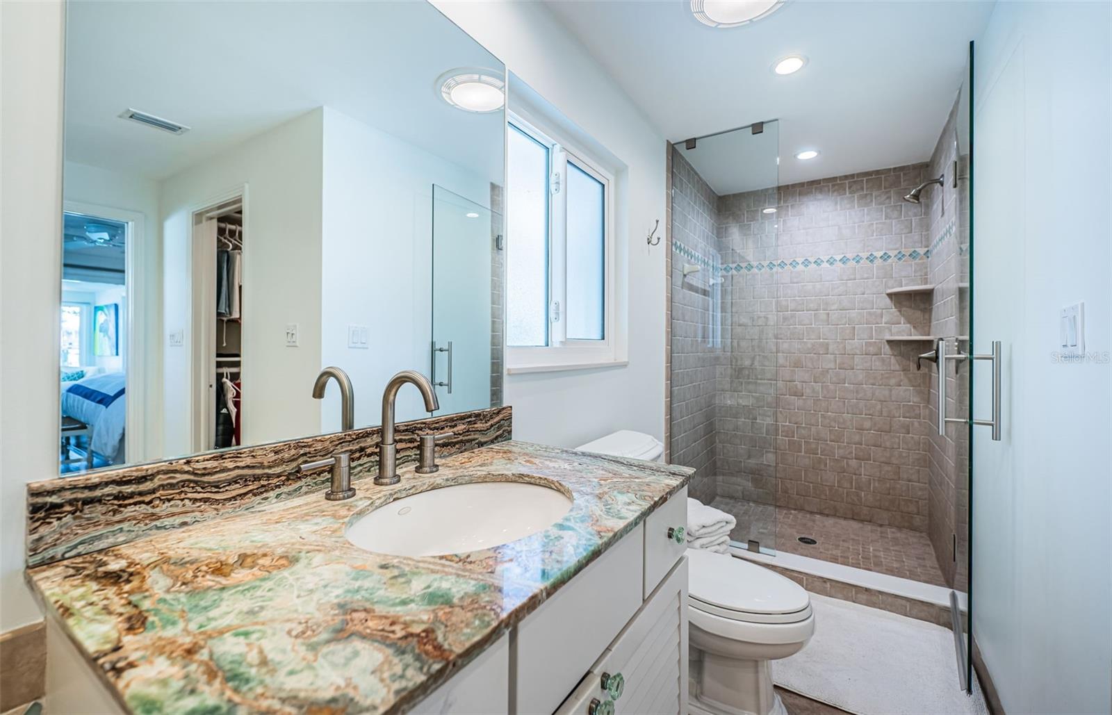 Image 42 of 91 For 2910 Alton Drive