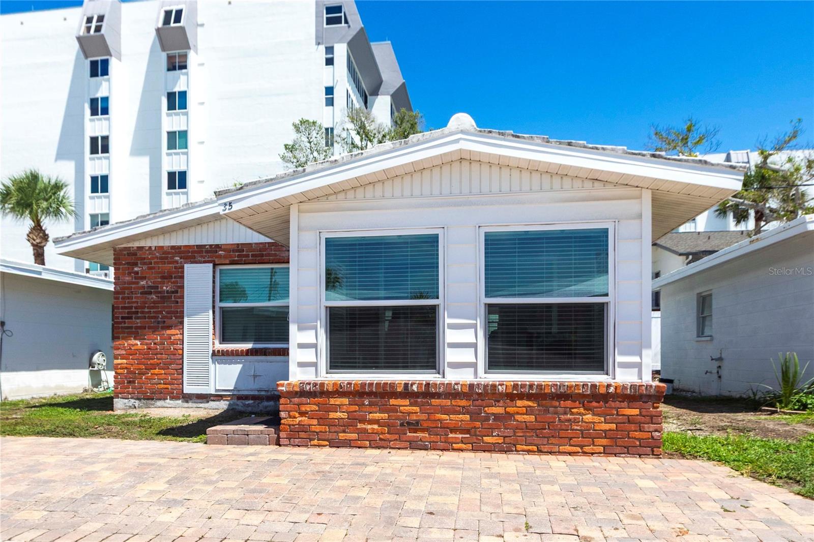 Image 13 of 13 For 6020 Midnight Pass Road 35