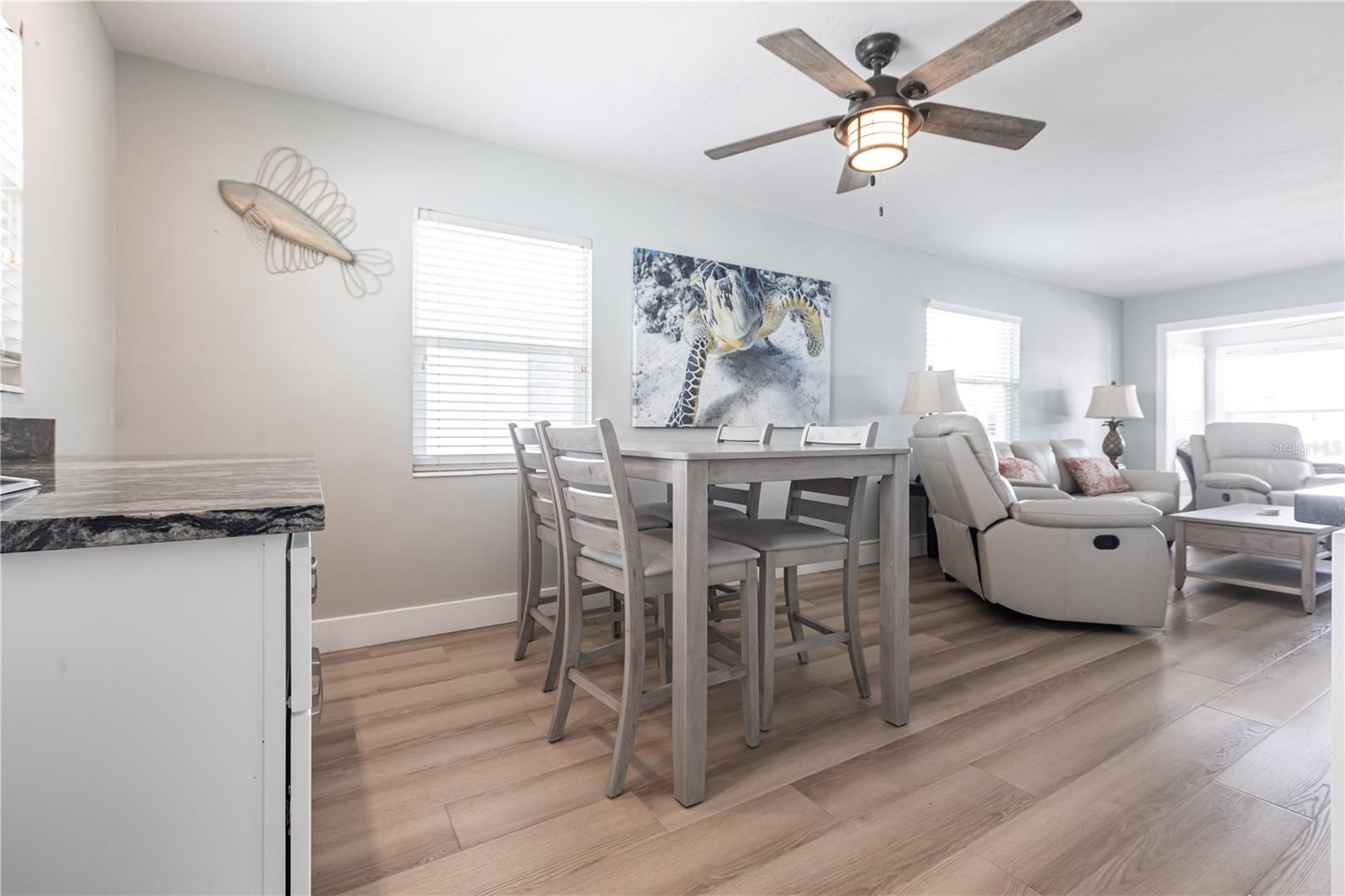 Image 5 of 13 For 6020 Midnight Pass Road 35