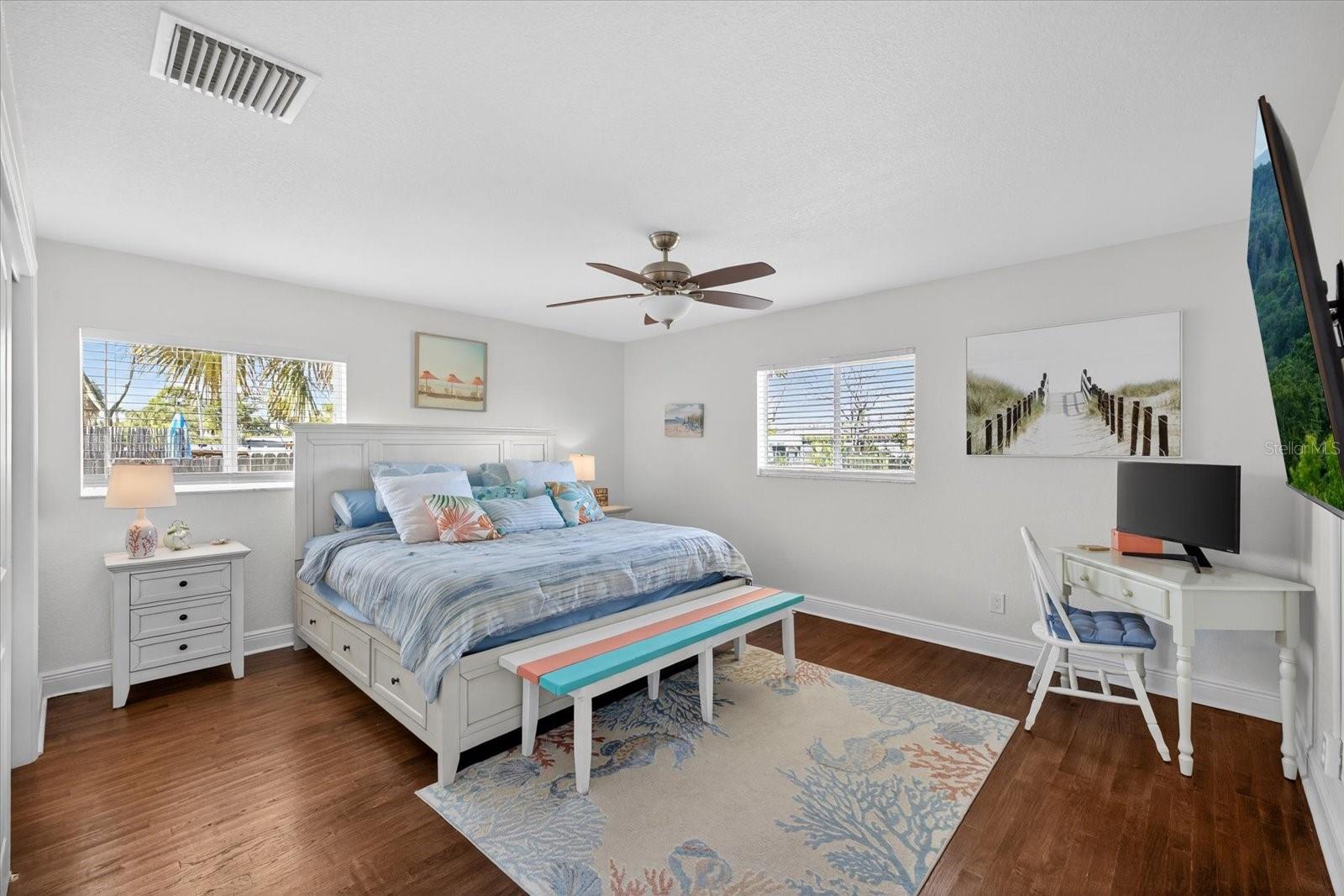 Image 19 of 41 For 292 42nd Avenue