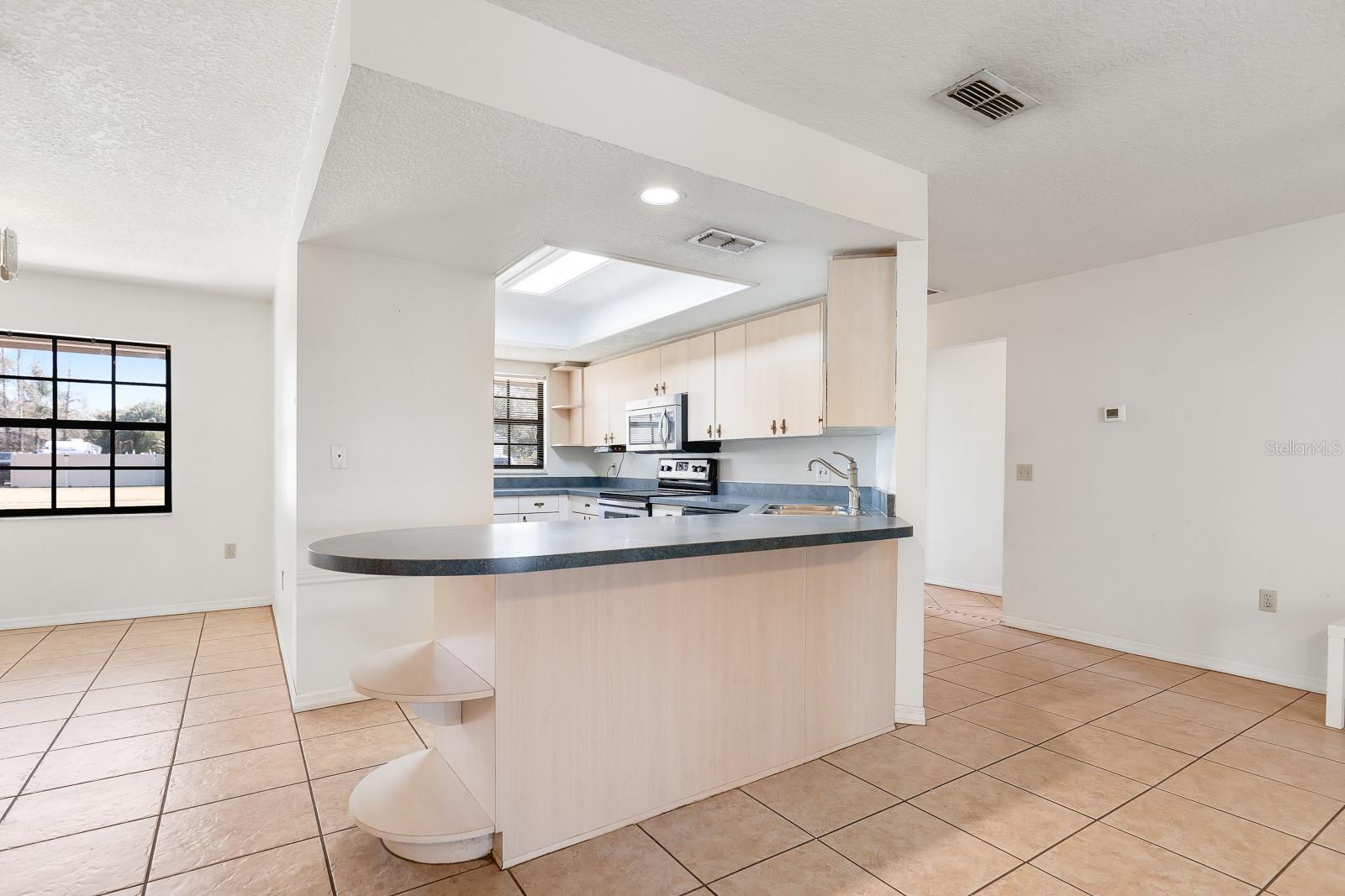 Image 7 of 34 For 2602 Savannah Drive