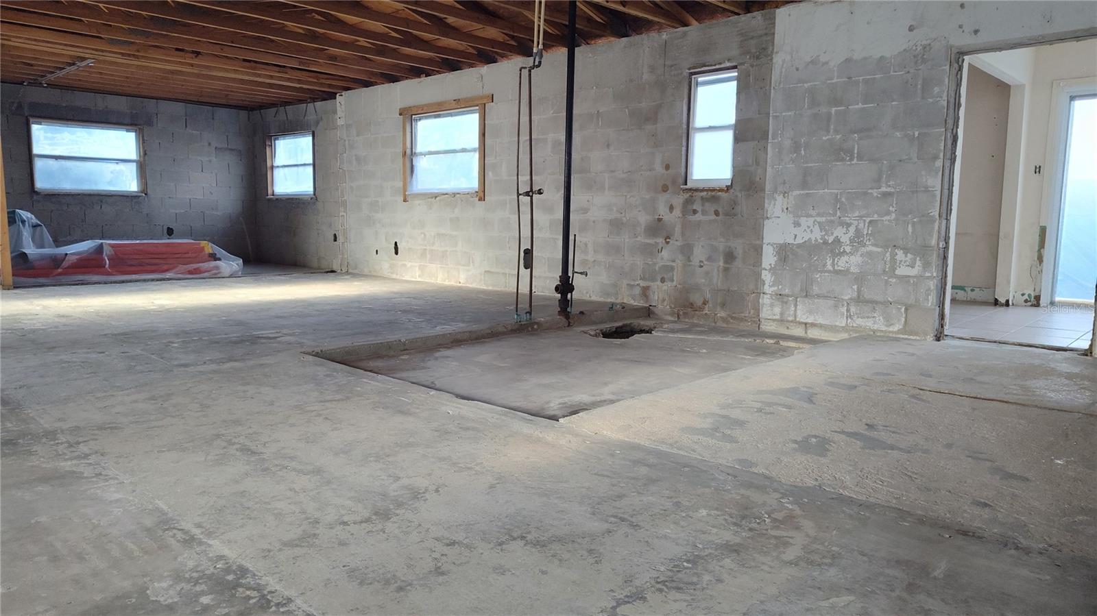 Image 4 of 12 For 1762 Nevada Avenue Ne