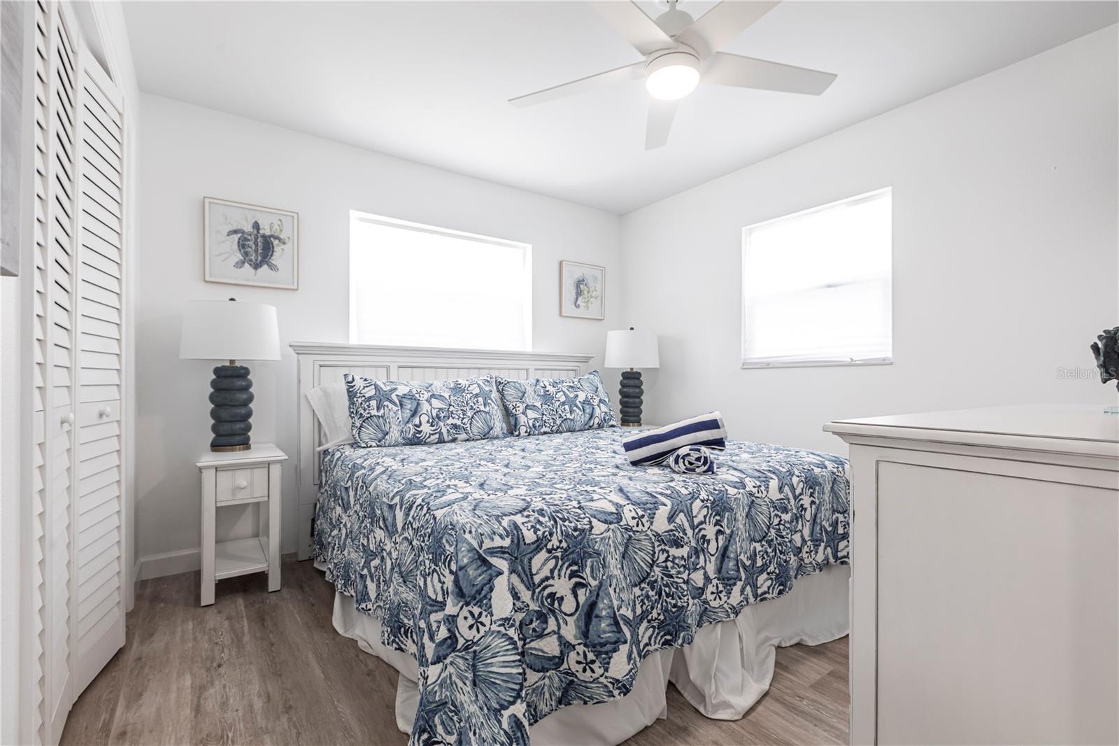 Image 10 of 18 For 6020 Midnight Pass Road 7