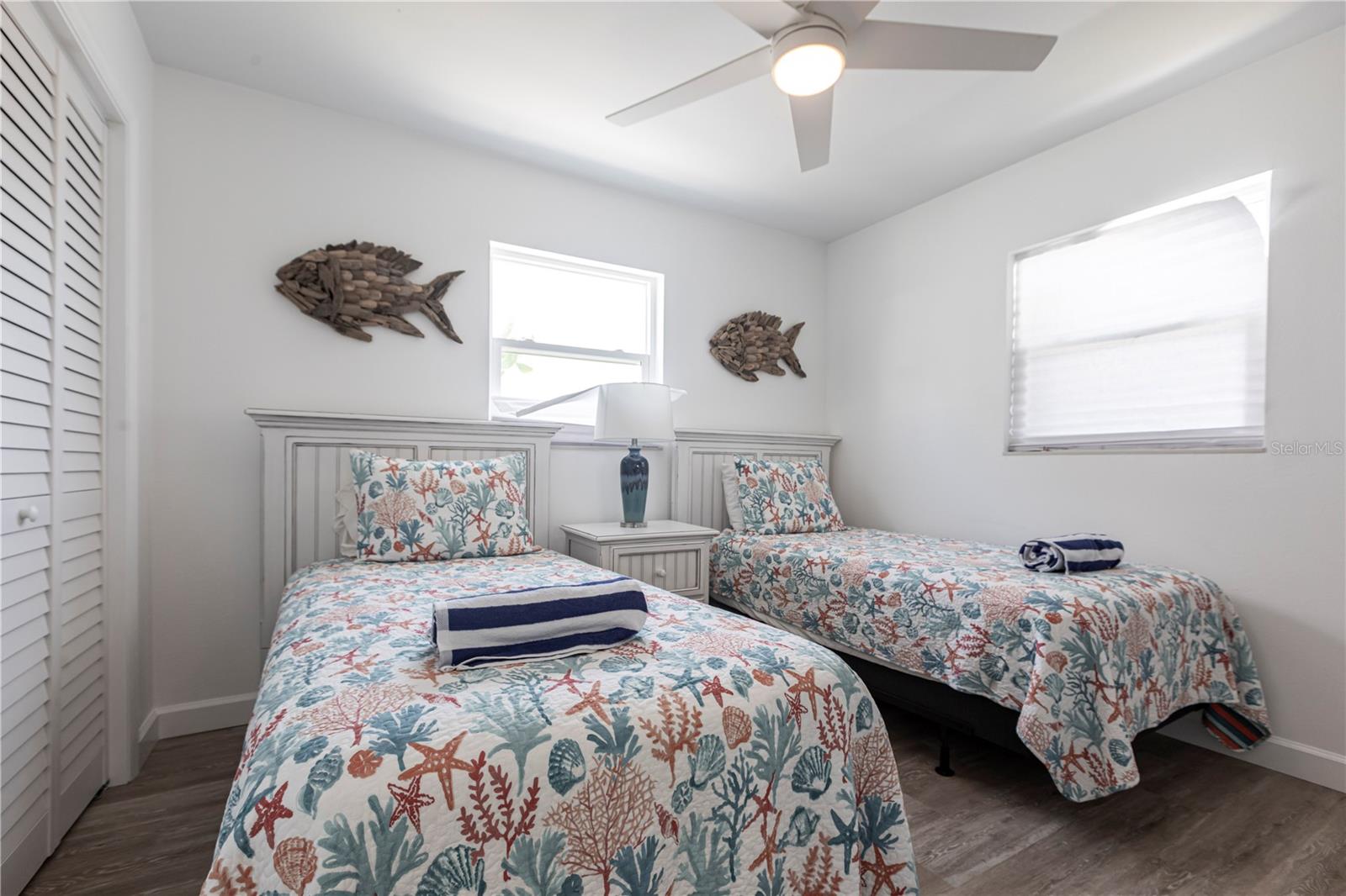 Image 12 of 18 For 6020 Midnight Pass Road 7