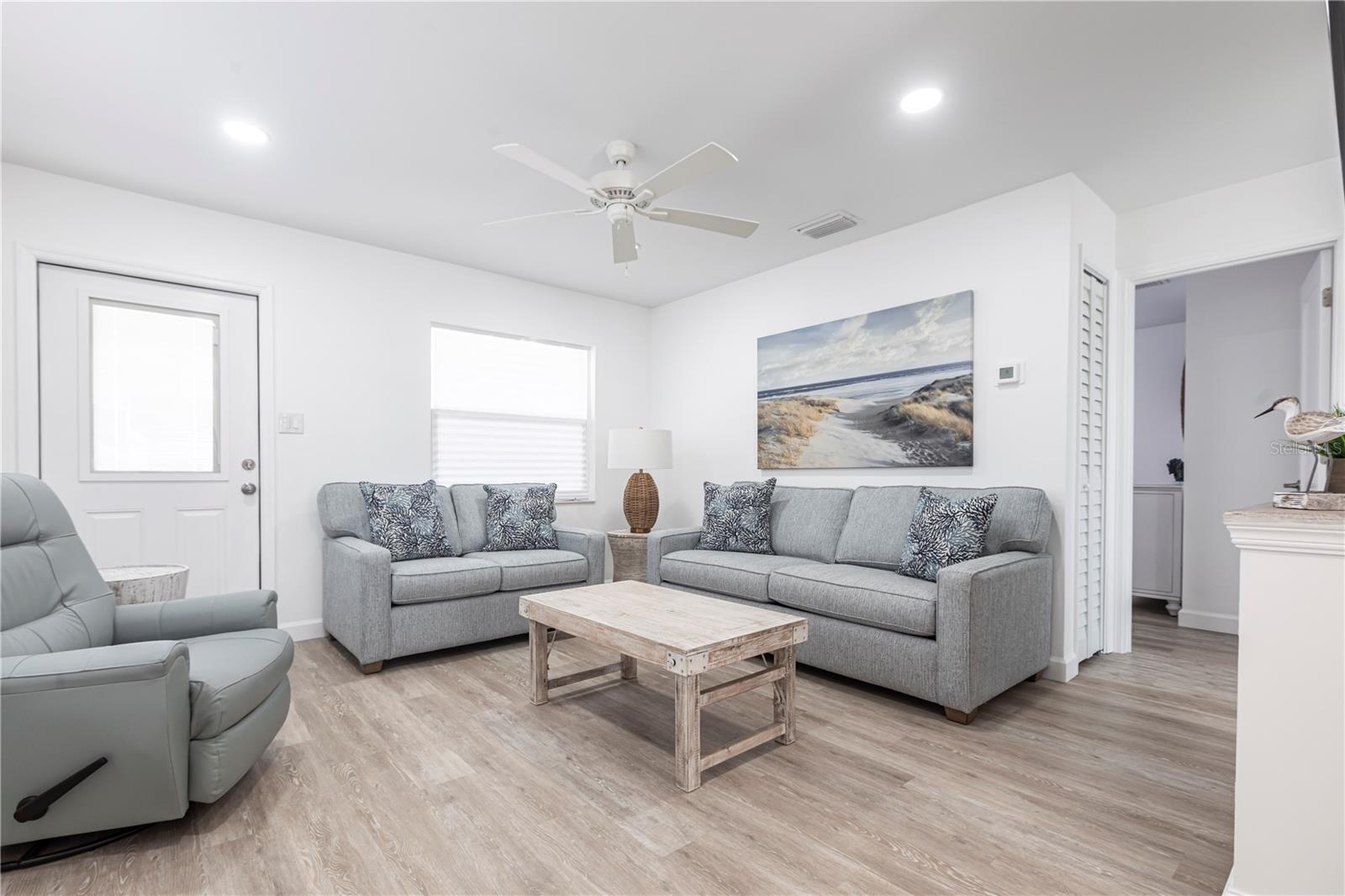 Image 2 of 18 For 6020 Midnight Pass Road 7