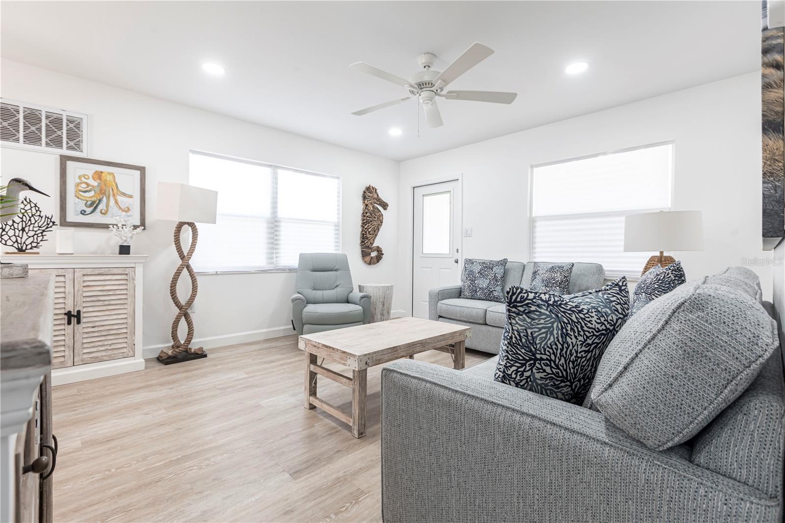 Image 3 of 18 For 6020 Midnight Pass Road 7