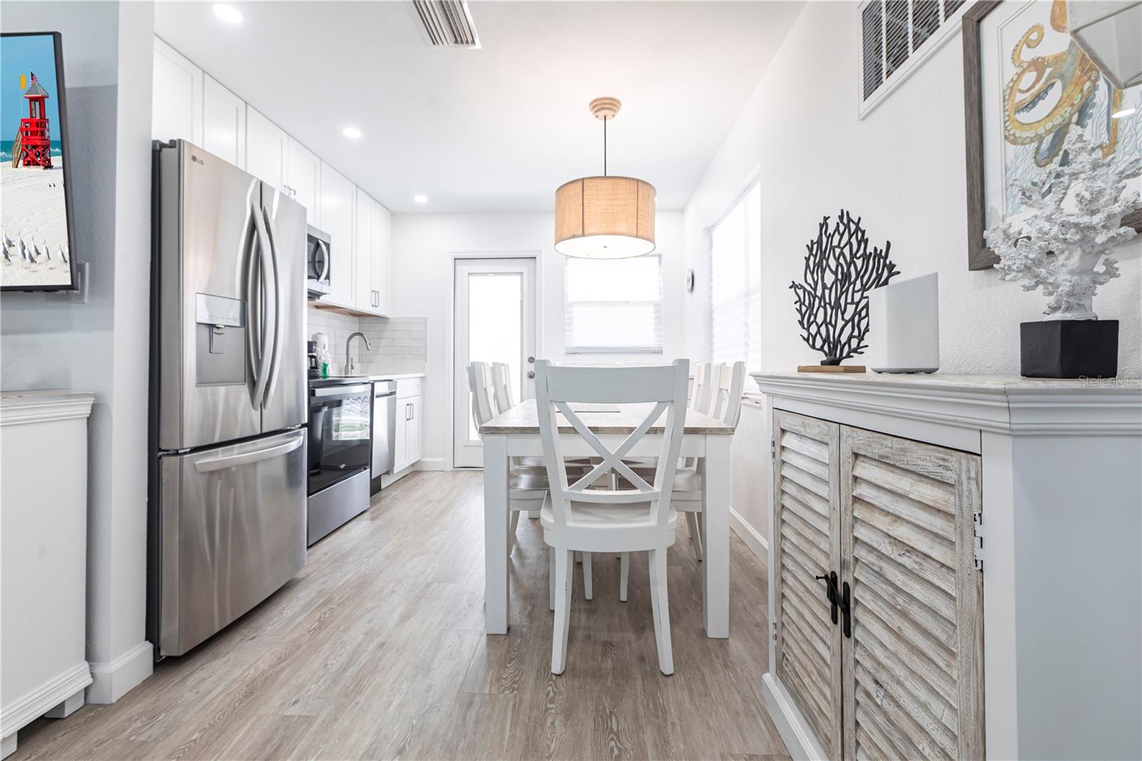 Image 4 of 18 For 6020 Midnight Pass Road 7