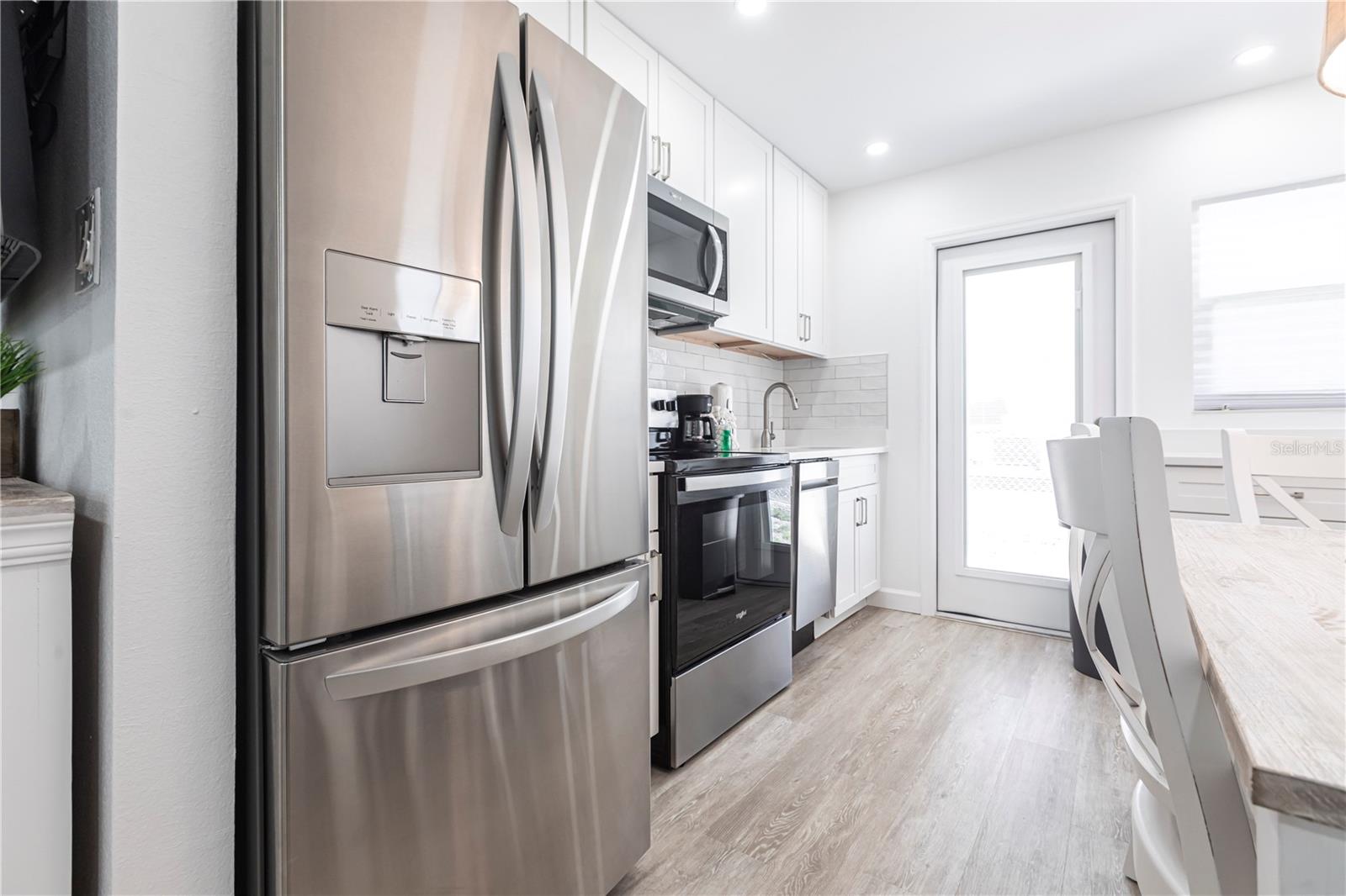 Image 5 of 18 For 6020 Midnight Pass Road 7