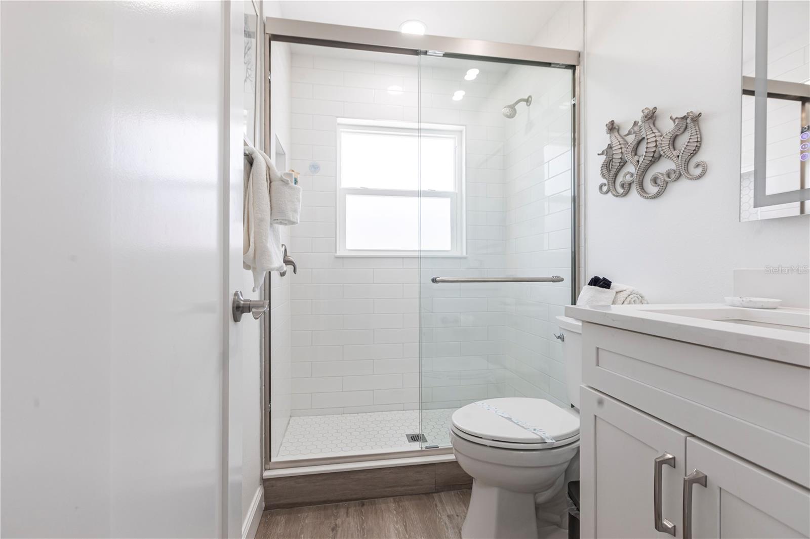 Image 8 of 18 For 6020 Midnight Pass Road 7