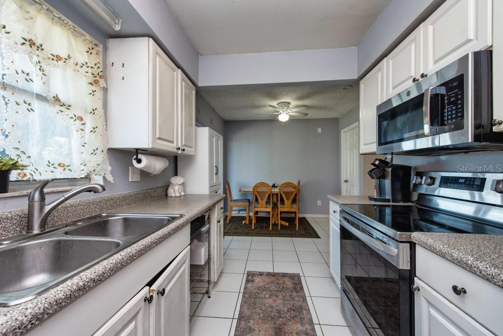 Image 11 of 28 For 12897 83rd Avenue