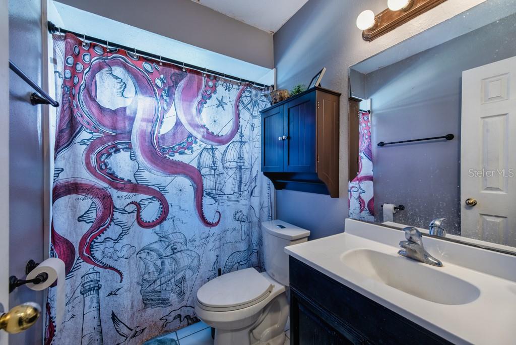 Image 19 of 28 For 12897 83rd Avenue