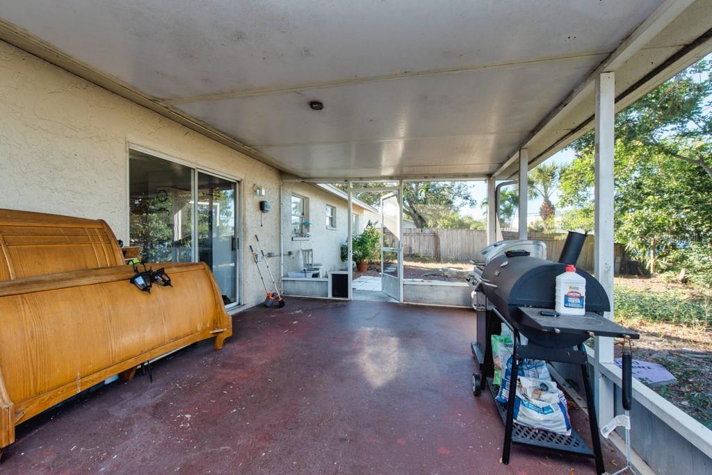 Image 21 of 28 For 12897 83rd Avenue