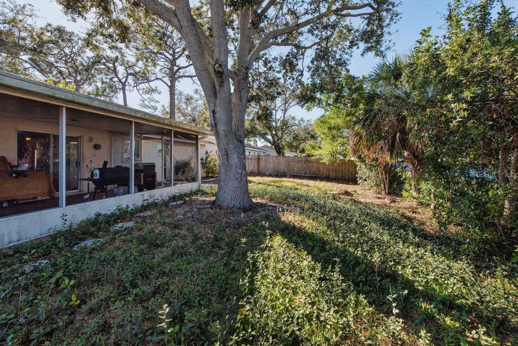 Image 25 of 28 For 12897 83rd Avenue