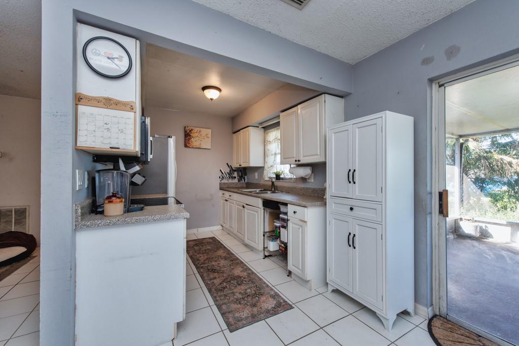 Image 7 of 28 For 12897 83rd Avenue