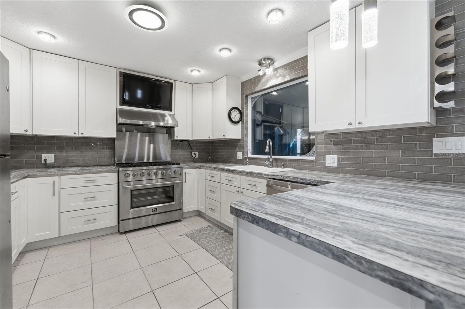 Image 28 of 66 For 6424 Boatyard Drive