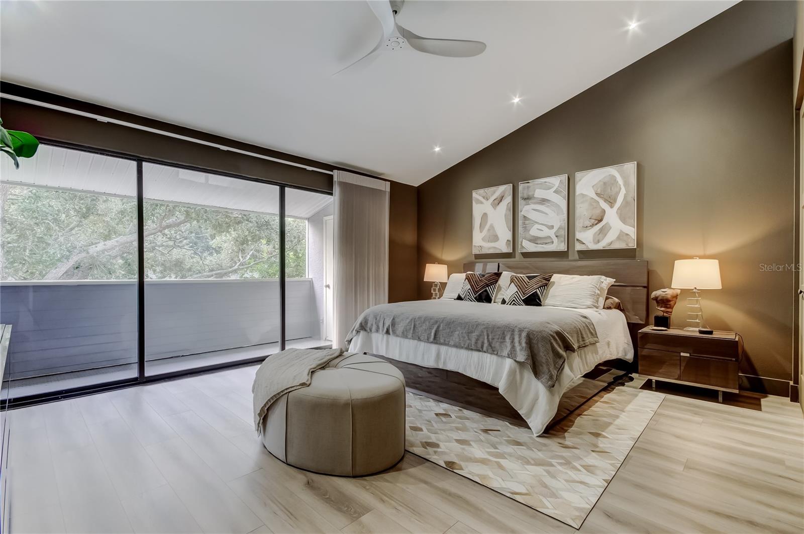 Image 19 of 55 For 301 2nd Street N 10