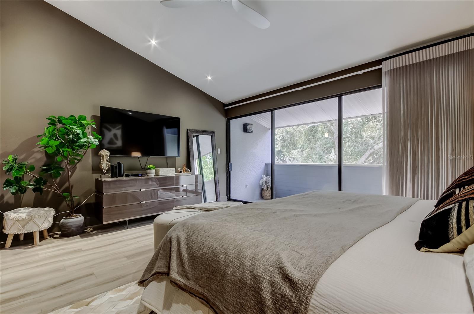 Image 20 of 55 For 301 2nd Street N 10