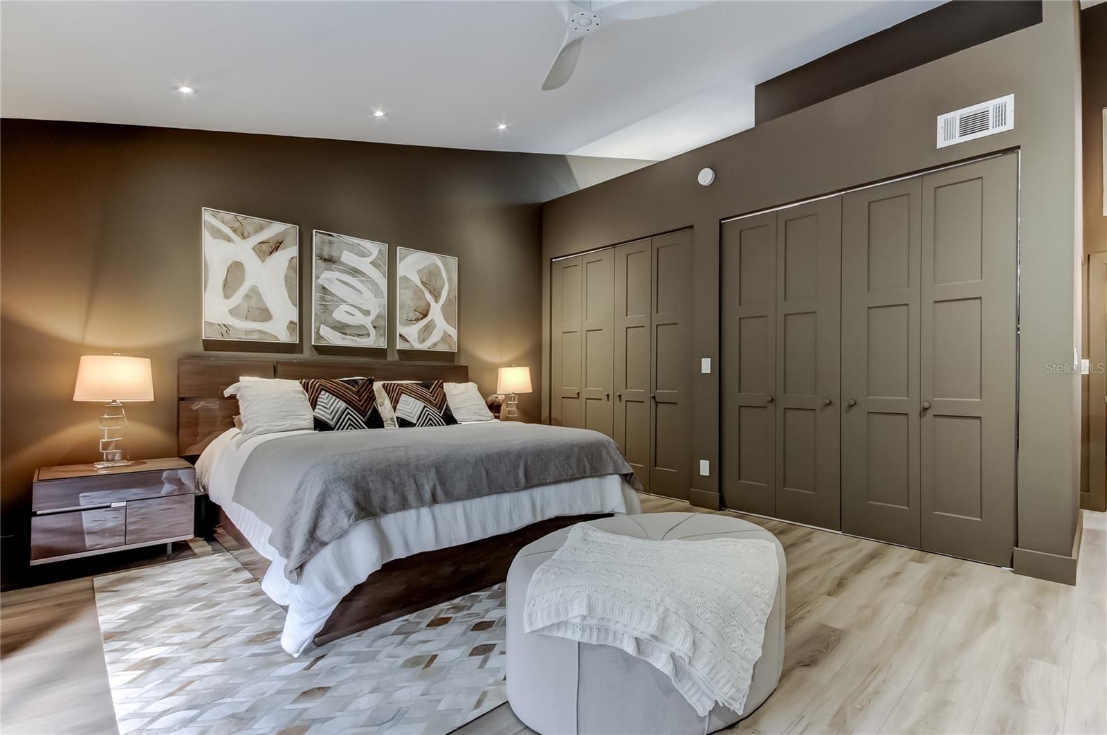 Image 22 of 55 For 301 2nd Street N 10