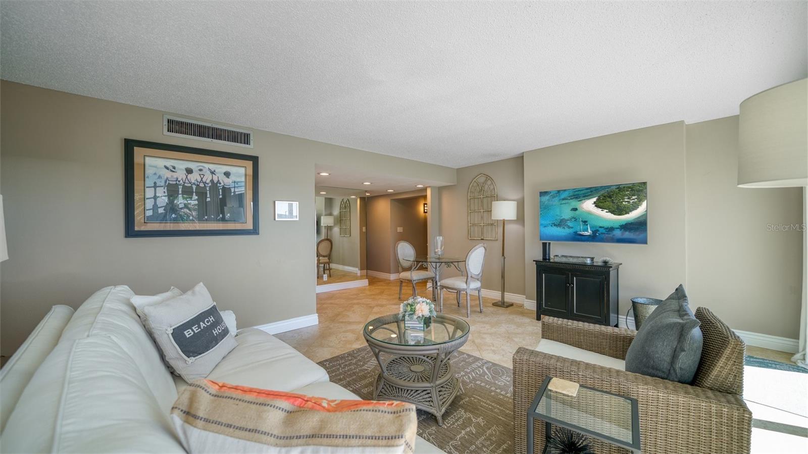 Image 13 of 34 For 1351 Gulf Boulevard 219