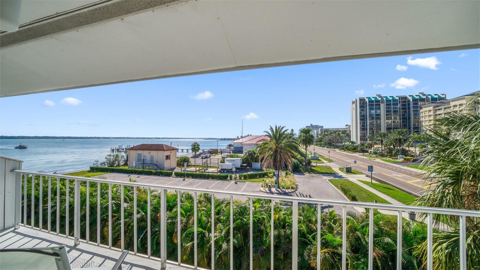 Image 20 of 34 For 1351 Gulf Boulevard 219