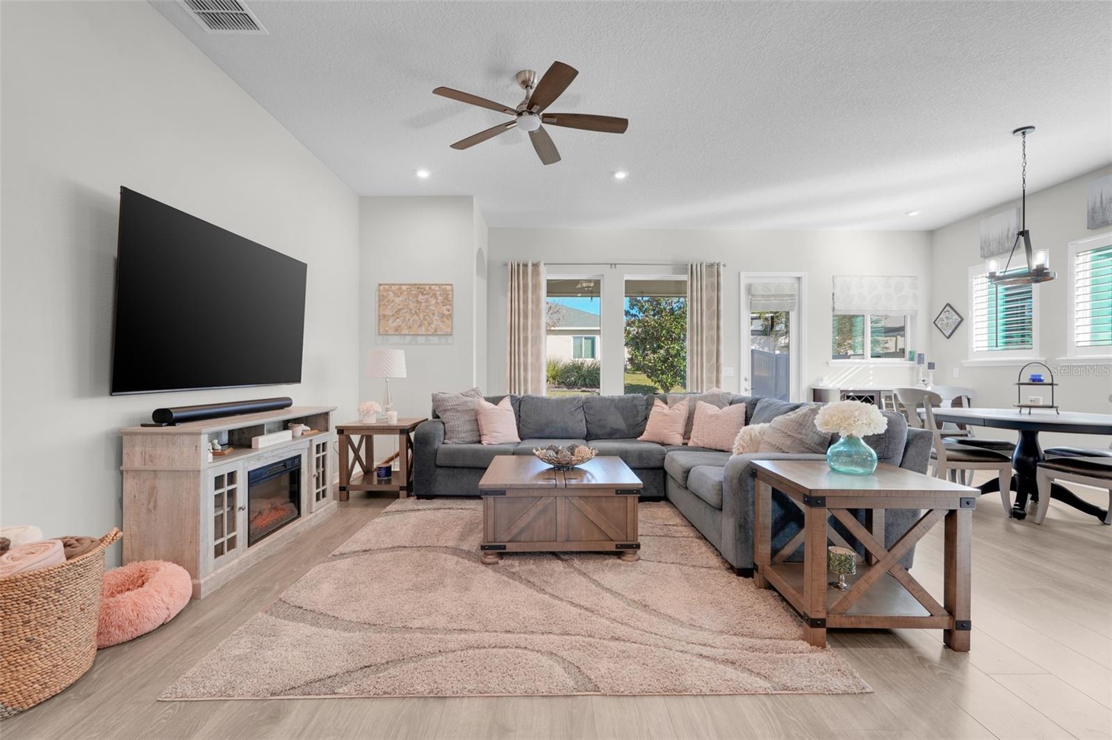 Image 11 of 39 For 13304 Magnolia Valley Drive