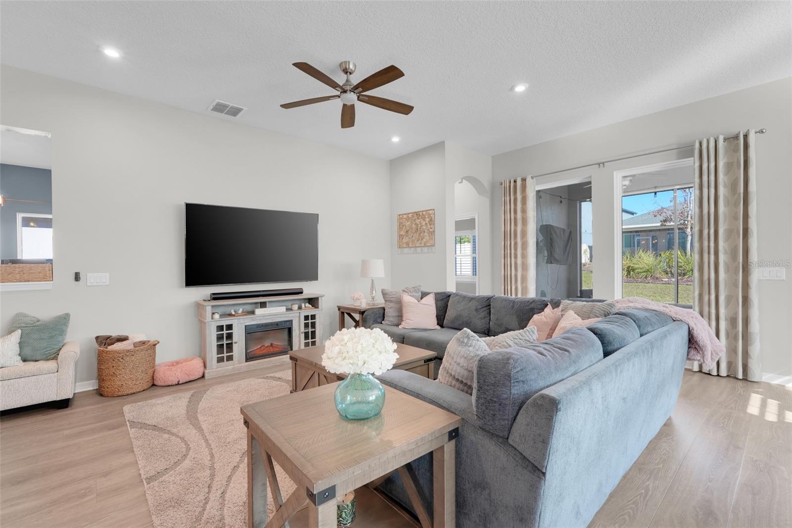 Image 12 of 39 For 13304 Magnolia Valley Drive