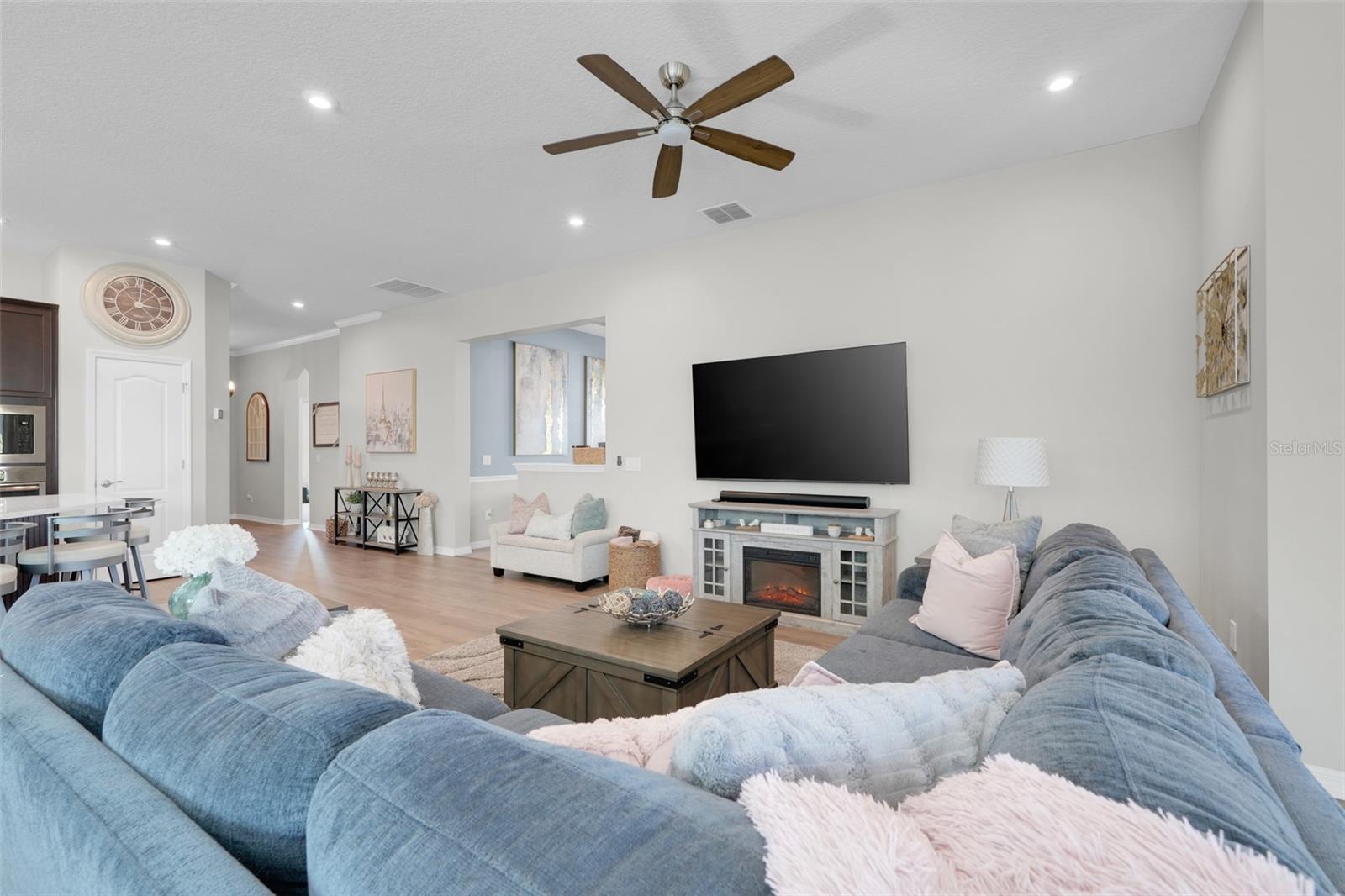 Image 14 of 39 For 13304 Magnolia Valley Drive