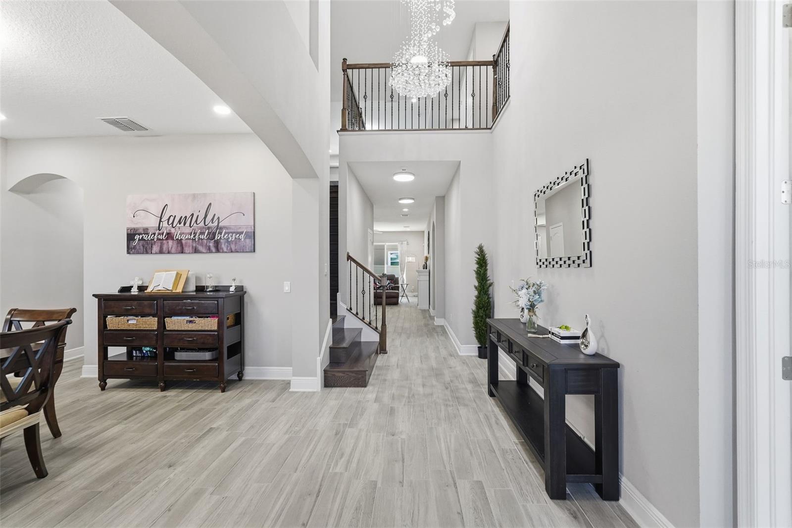 Listing photo id 8 for 11002 Sundrift Drive