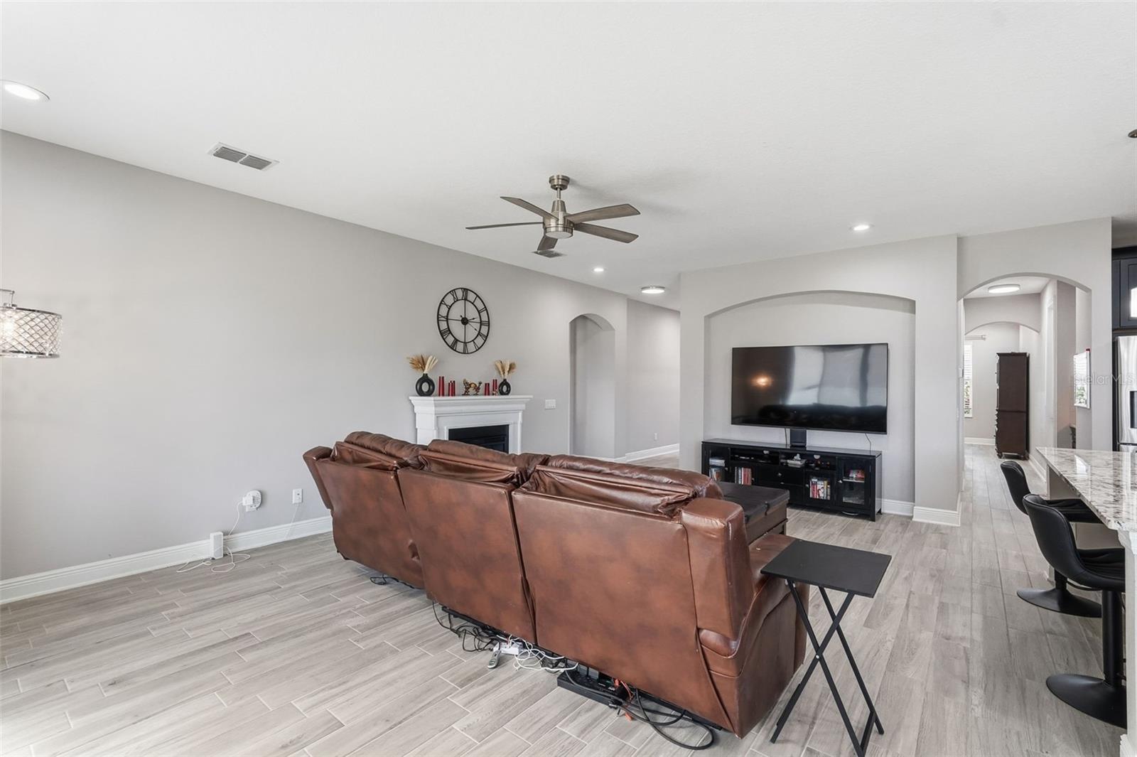 Listing photo id 10 for 11002 Sundrift Drive