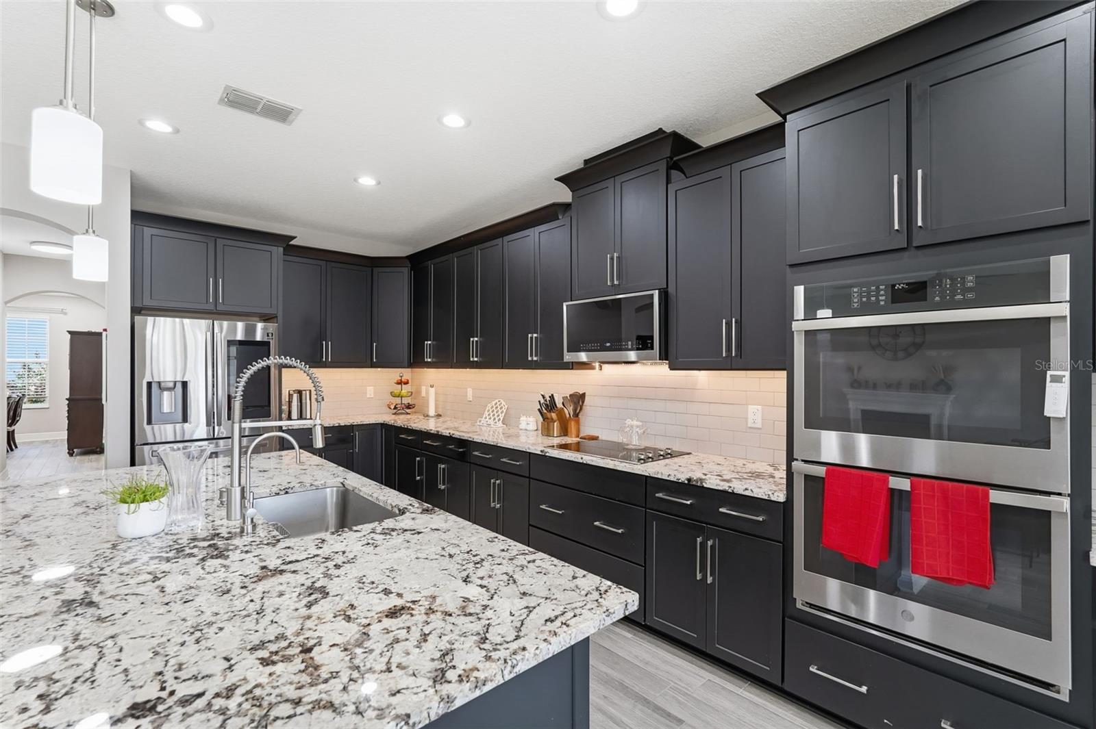 Listing photo id 14 for 11002 Sundrift Drive