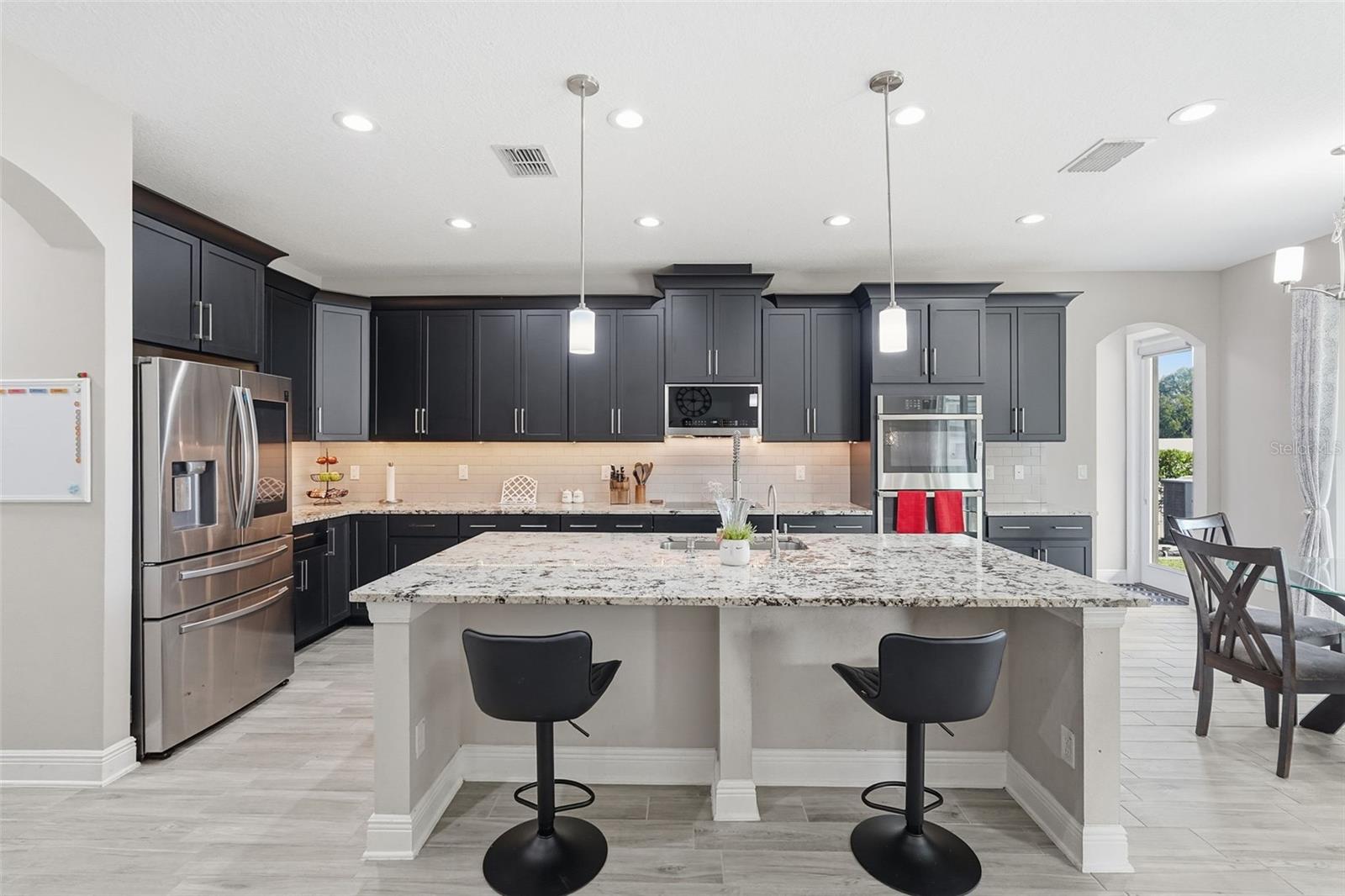 Listing photo id 18 for 11002 Sundrift Drive