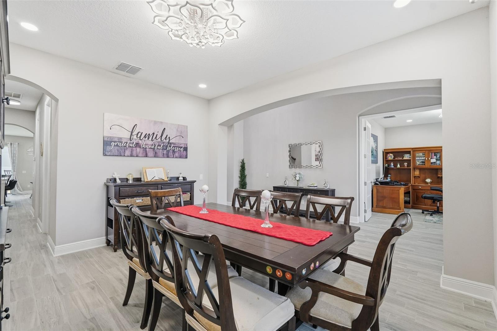 Listing photo id 20 for 11002 Sundrift Drive