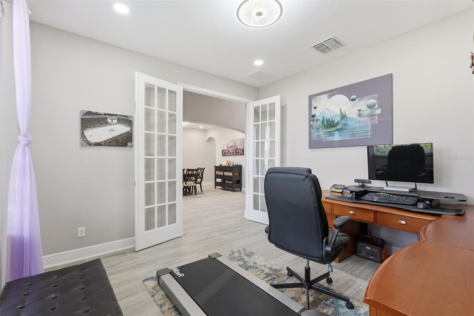 Listing photo id 22 for 11002 Sundrift Drive