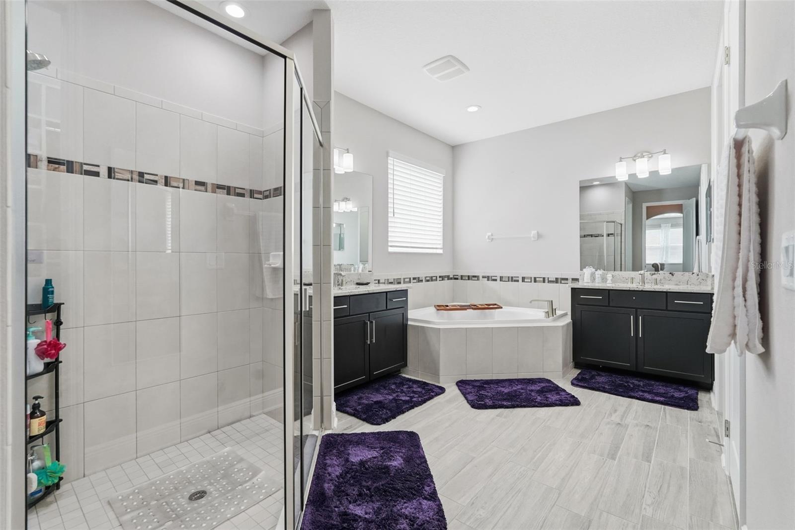 Listing photo id 25 for 11002 Sundrift Drive