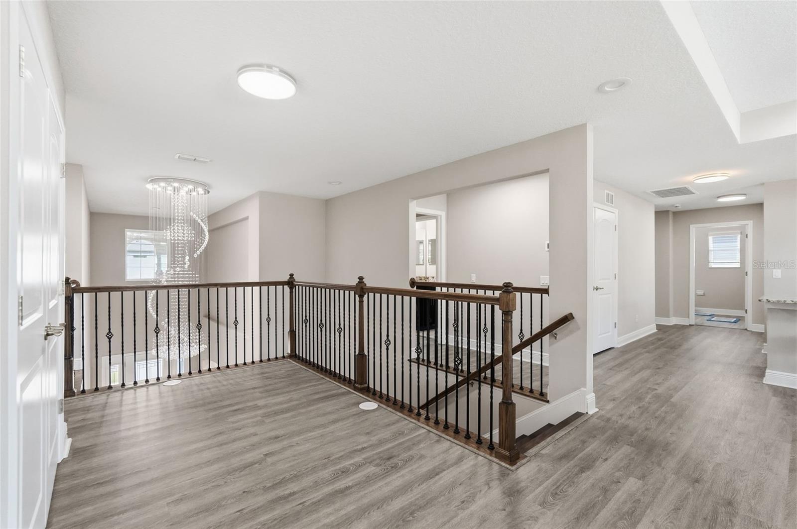 Listing photo id 32 for 11002 Sundrift Drive