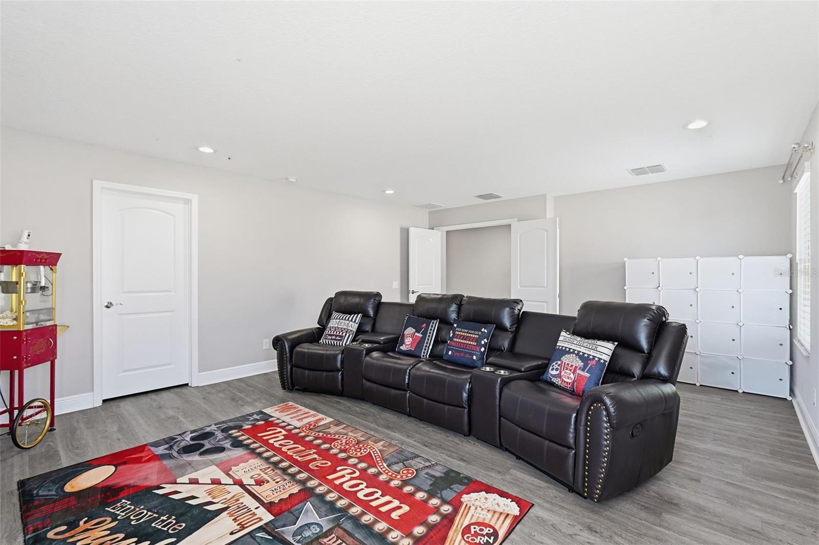 Listing photo id 41 for 11002 Sundrift Drive