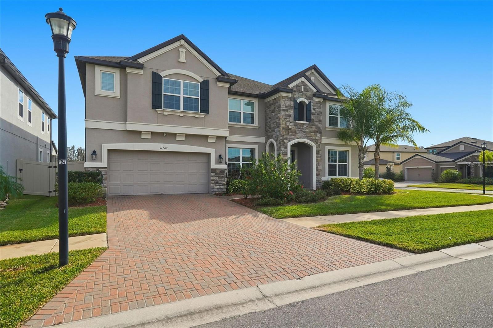 Listing photo id 3 for 11002 Sundrift Drive