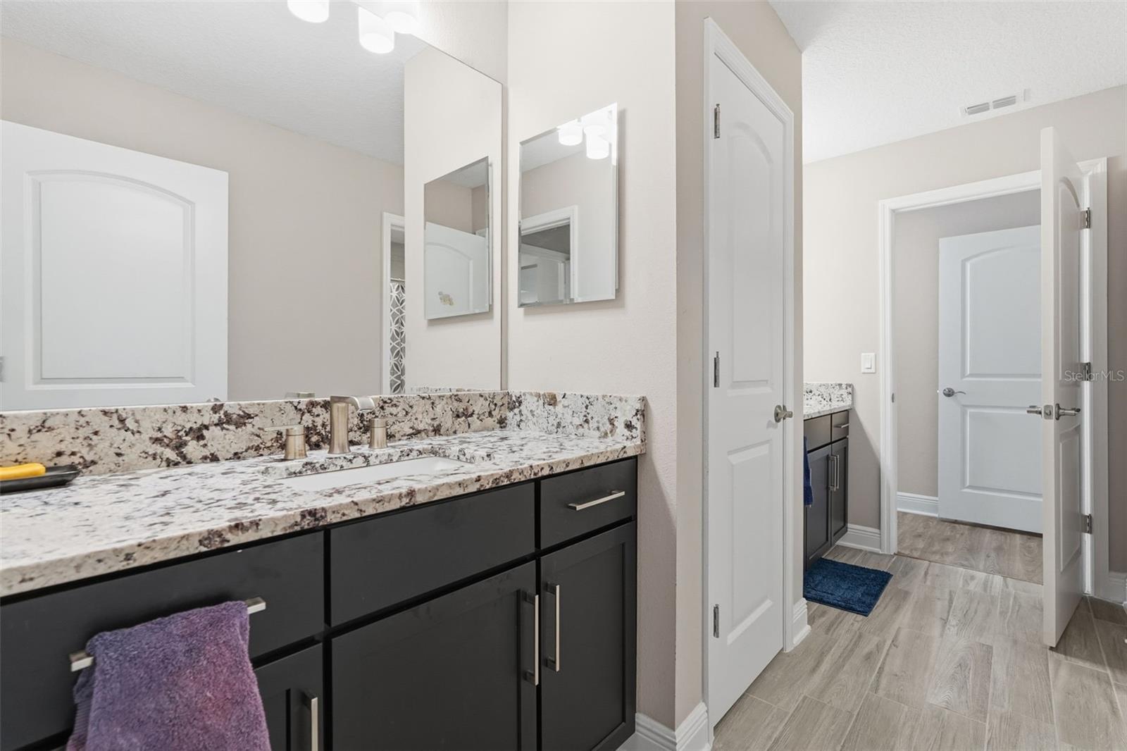 Listing photo id 53 for 11002 Sundrift Drive