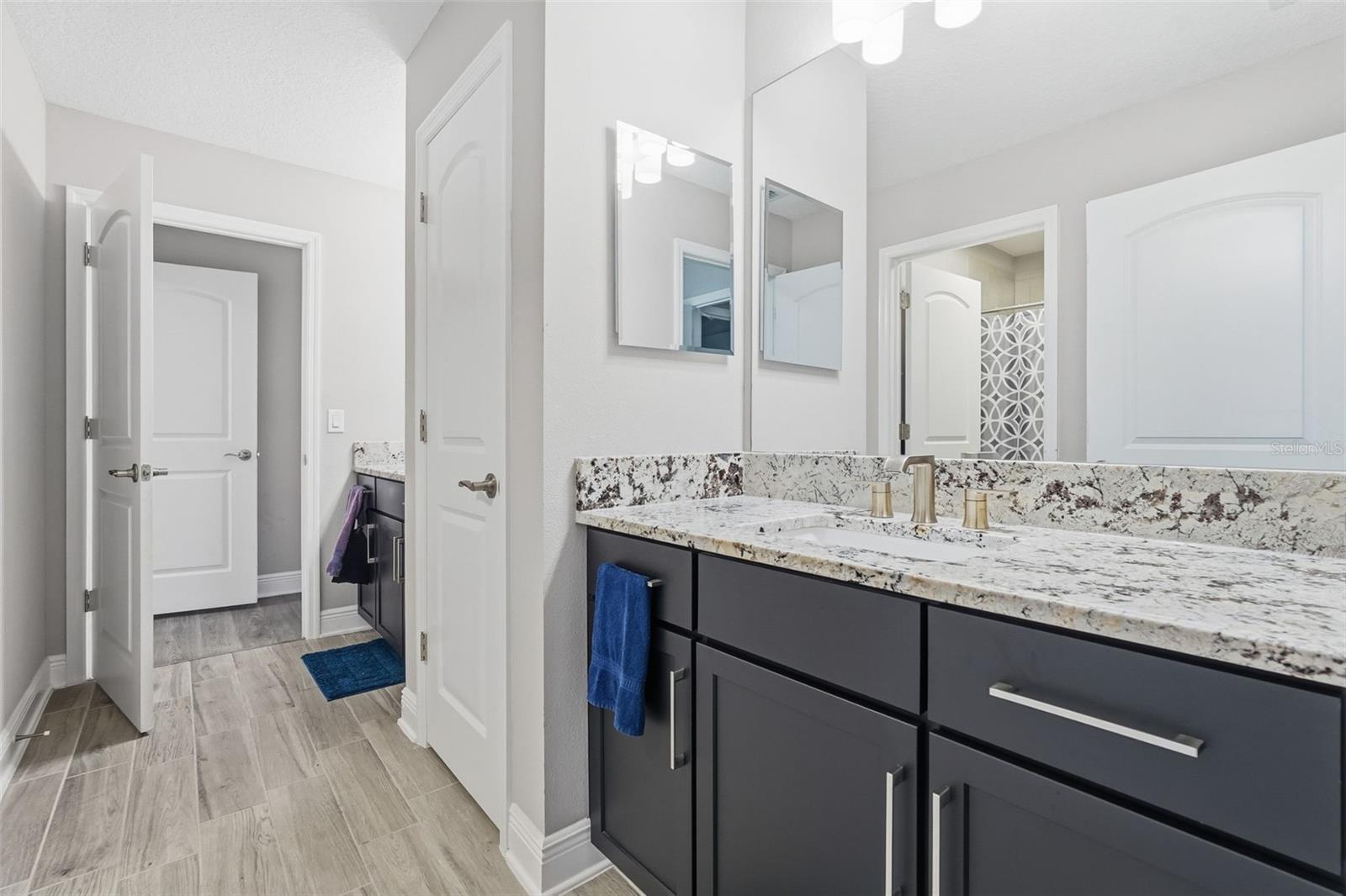 Listing photo id 55 for 11002 Sundrift Drive