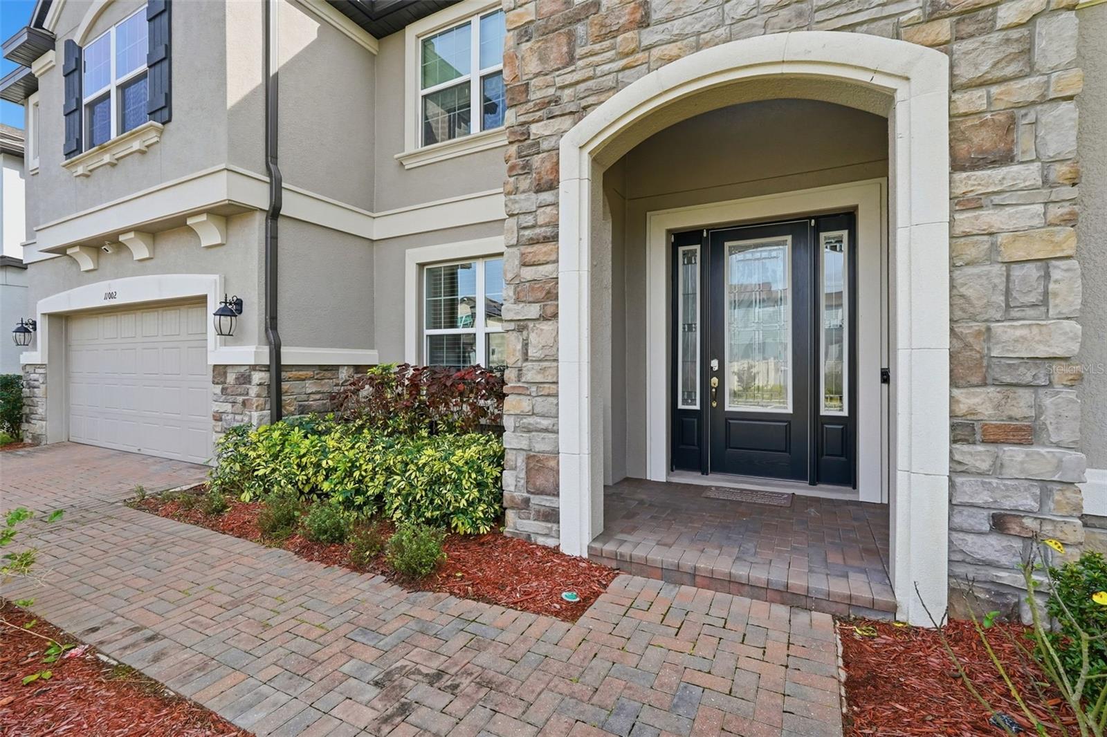 Listing photo id 5 for 11002 Sundrift Drive