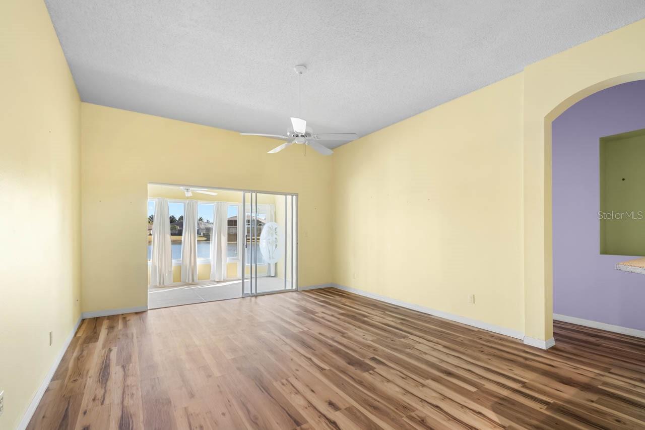 Image 5 of 55 For 811 Staffordshire Lane