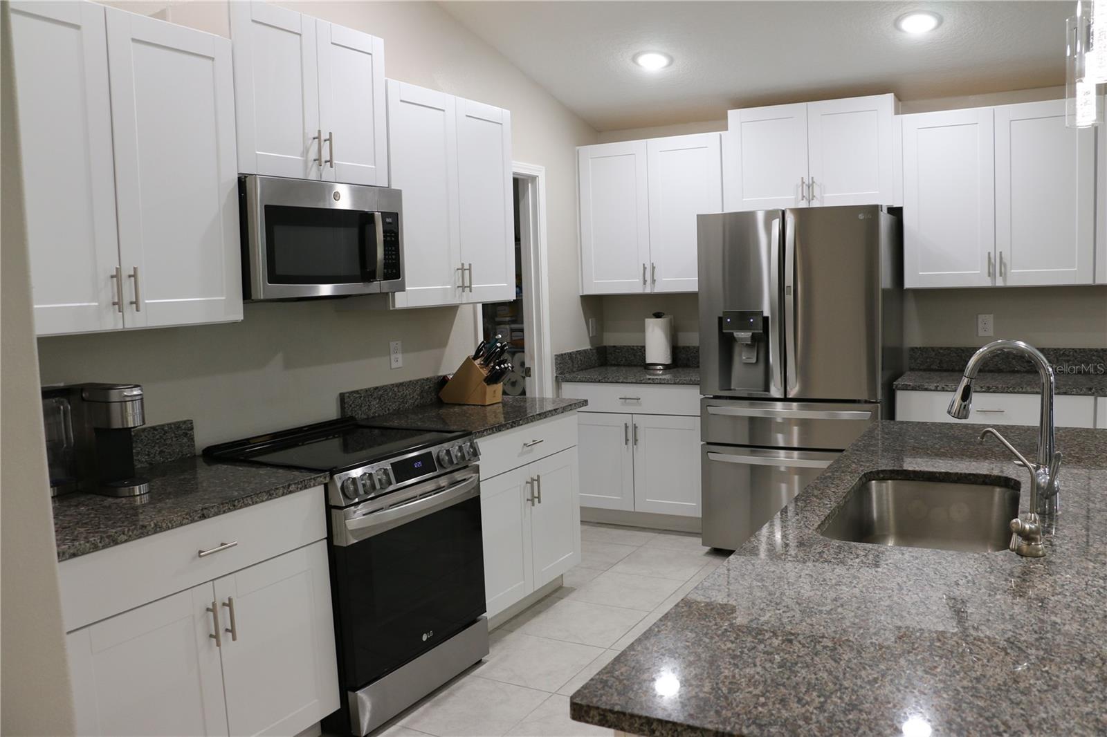 Image 11 of 44 For 16554 Delia Street