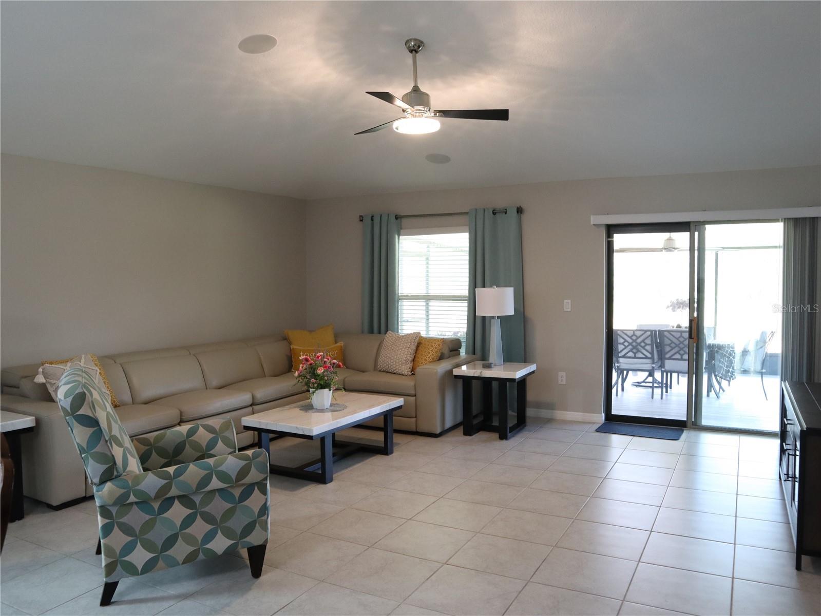 Image 17 of 44 For 16554 Delia Street