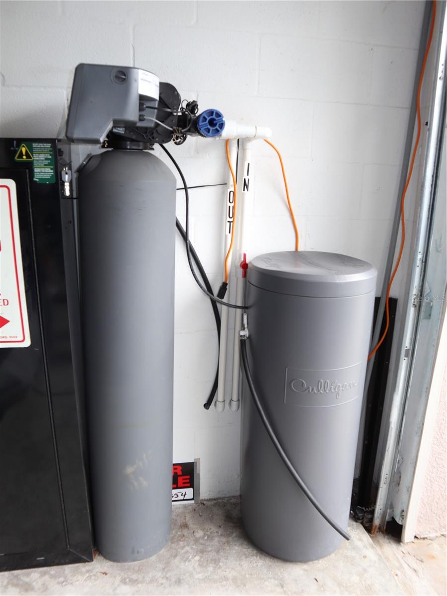 Image 42 of 44 For 16554 Delia Street